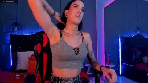 Joa Isaza     online show from 02/20/25, 09:55