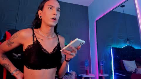 Joa Isaza     online show from 02/22/25, 07:01