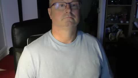 Snapshot of joambo chatting on 01/01/25, 02:20 John online show from 01/01/25, 02:20