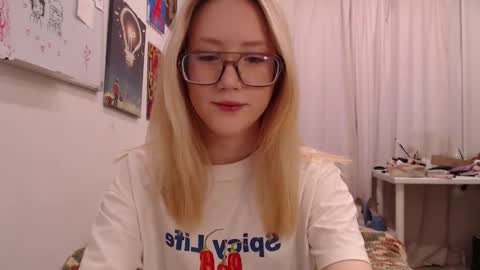 joan_kiss online show from 11/28/25, 09:12