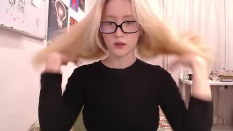 joan_kiss online show from 12/15/25, 01:43