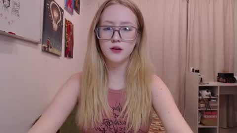 Snapshot of joan_kiss chatting on 08/08/26, 12:02 joan_kiss online show from 08/08/26, 12:02