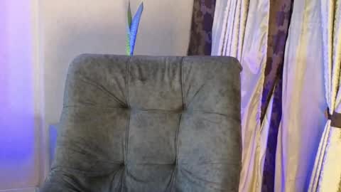 JOAN SAENZ online show from 10/17/25, 02:04