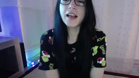 Snapshot of joanna_cw chatting on 12/12/24, 07:26 Jo online show from 12/12/24, 07:26