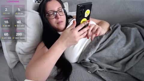 Snapshot of joanna_cw chatting on 09/25/25, 08:18 Jo online show from 09/25/25, 08:18