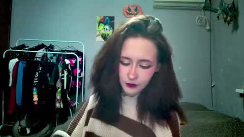 Joannatompson online show from 10/04/25, 10:52