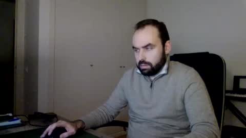 joaodias_18 online show from 11/25/25, 05:46