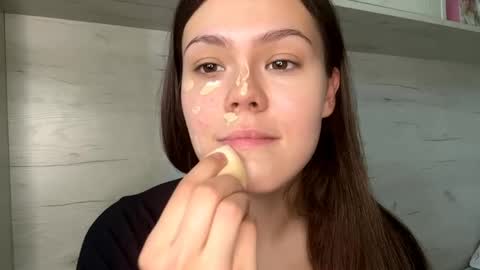 Mila online show from 04/23/26, 10:14