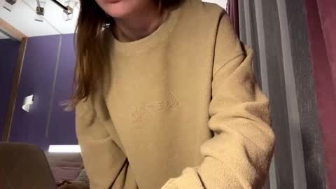 Lina online show from 12/19/25, 02:35