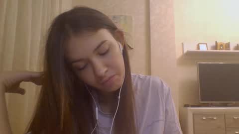 Jennifer online show from 09/16/25, 08:21