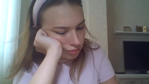 Jennifer online show from 09/26/25, 01:26