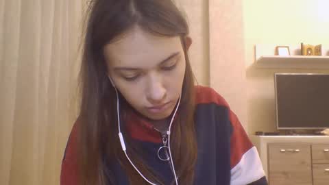 Jennifer online show from 09/29/25, 02:11