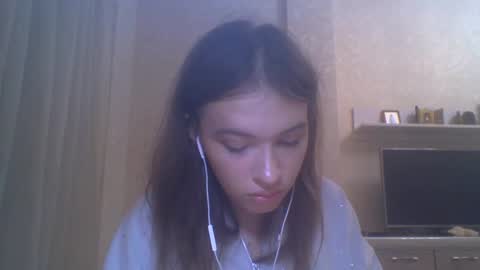 Jennifer online show from 10/14/25, 04:19