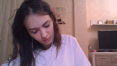 Jennifer online show from 11/21/25, 05:22