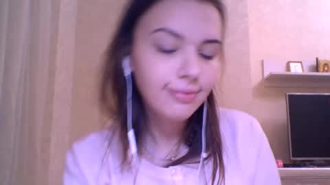 Jennifer online show from 12/18/25, 06:03