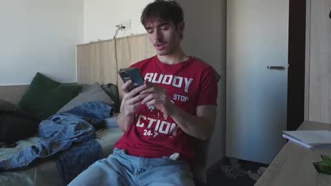 Snapshot of joeosulli2024 chatting on 10/25/25, 01:29 JoeOsulli online show from 10/25/25, 01:29