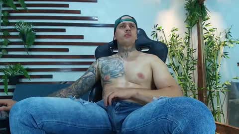     online show from 10/03/25, 03:25