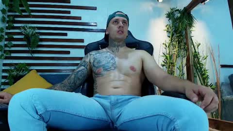     online show from 10/18/25, 05:10