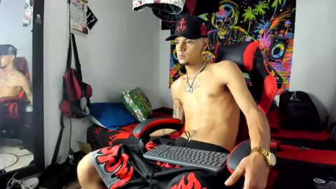 johan_and_antonella online show from 08/04/26, 02:59