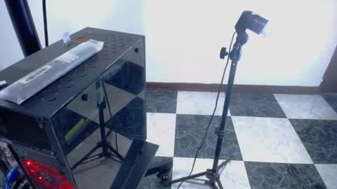 Snapshot of johan_kitten chatting on 10/08/25, 02:42 johan online show from 10/08/25, 02:42