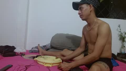 Snapshot of johan_kitten chatting on 05/17/26, 12:41 johan online show from 05/17/26, 12:41
