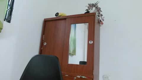 Snapshot of johan_kitten chatting on 05/31/26, 06:42 johan online show from 05/31/26, 06:42