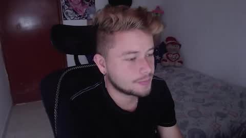 Snapshot of johanleonsweetboy chatting on 12/04/25, 03:21 JOHAN independient model online show from 12/04/25, 03:21