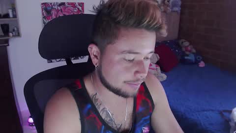 Snapshot of johanleonsweetboy chatting on 12/17/25, 05:08 JOHAN independient model online show from 12/17/25, 05:08