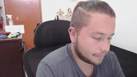Snapshot of johanleonsweetboy chatting on 05/14/26, 02:46 JOHAN independient model online show from 05/14/26, 02:46