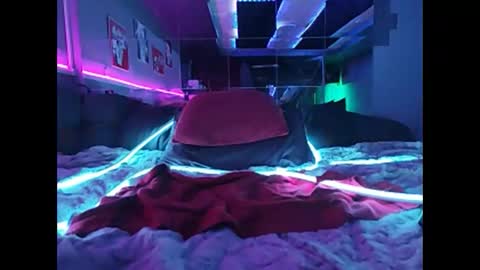 Snapshot of johanna_obey_you chatting on 01/04/25, 11:43 Johanna Sweet online show from 01/04/25, 11:43