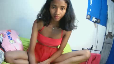 Snapshot of johanne4 chatting on 10/12/25, 07:57 johanne4 online show from 10/12/25, 07:57