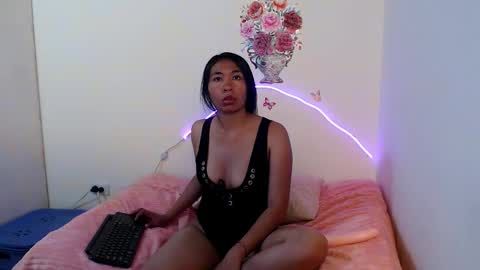 Snapshot of johanyxs chatting on 11/11/25, 05:57 JOHANYXS online show from 11/11/25, 05:57