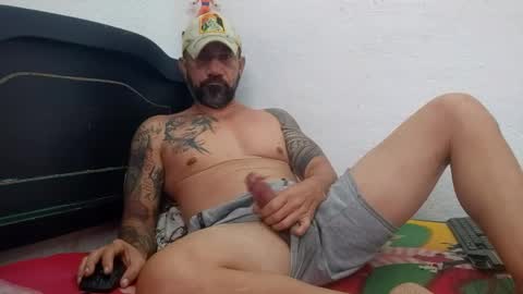 Snapshot of john_balthor chatting on 12/31/24, 05:18   online show from 12/31/24, 05:18