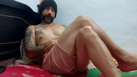 Snapshot of john_balthor chatting on 01/14/25, 04:04   online show from 01/14/25, 04:04