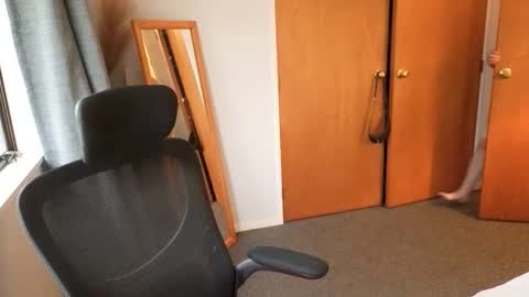 john_bear1 online show from 04/06/26, 05:30