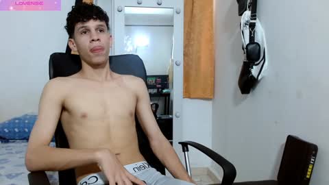 john_ssnow29 online show from 12/01/24, 06:41