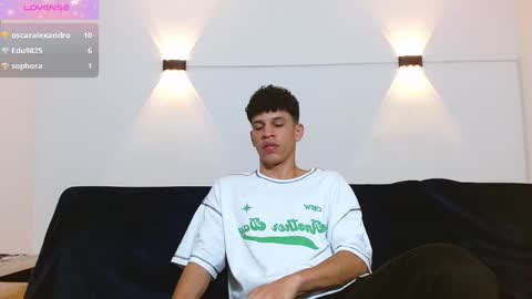 john_ssnow29 online show from 09/25/25, 01:09