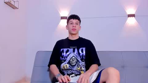 john_ssnow29 online show from 11/20/25, 08:36