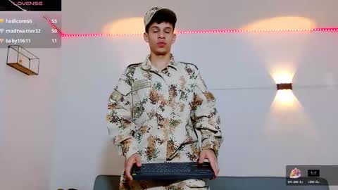 john_ssnow29 online show from 11/25/25, 11:32