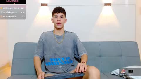 john_ssnow29 online show from 12/03/25, 01:42