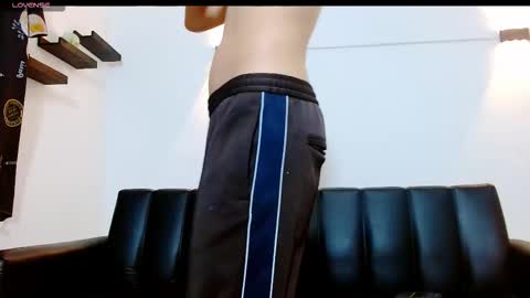 john_ssnow29 online show from 02/17/26, 10:45