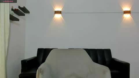 john_ssnow29 online show from 05/27/26, 12:13