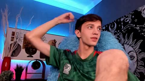 Snapshot of john_weasley chatting on 12/04/24, 09:02 John online show from 12/04/24, 09:02