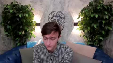 Snapshot of john_weasley chatting on 12/20/24, 11:32 John online show from 12/20/24, 11:32