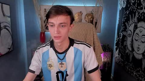 Snapshot of john_weasley chatting on 01/05/25, 01:26 John online show from 01/05/25, 01:26