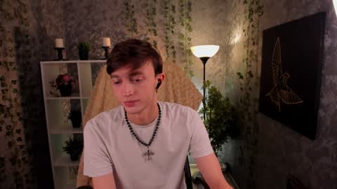 Snapshot of john_weasley chatting on 01/07/25, 09:03 John online show from 01/07/25, 09:03