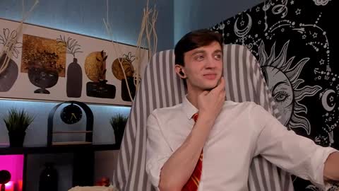 Snapshot of john_weasley chatting on 01/08/25, 09:01 John online show from 01/08/25, 09:01