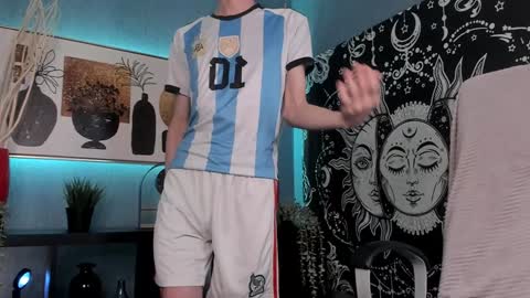 Snapshot of john_weasley chatting on 02/06/25, 04:31 John online show from 02/06/25, 04:31