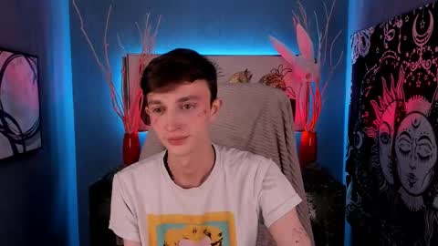 Snapshot of john_weasley chatting on 02/17/25, 11:53 John online show from 02/17/25, 11:53