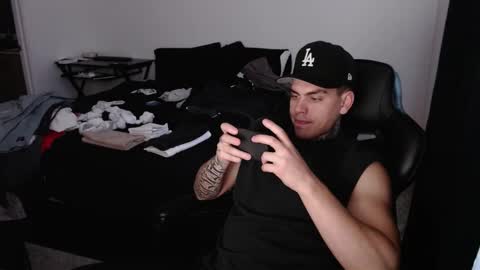 JAXX online show from 12/17/25, 04:24